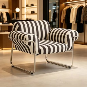 Divano Monoposto con Motivo Zebrato Stile Bauhaus, Sedia Cantilever in Acciaio Inossidabile - Vendita Diretta dalla Fabbrica per Alloggi Turistici - Product Image 6