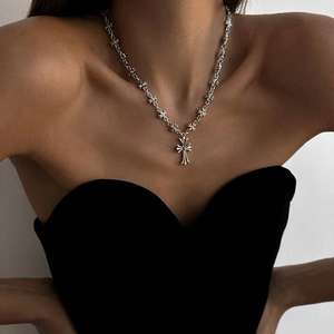 Eleganti collane incrociate da donna-gioielli in lega di nicchia di fascia alta per catene di maglioni autunno/inverno - Product Image 4