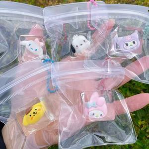 Confezione Multipla di Giocattoli Antistress: Pollo Spremibile, Zampa di Gatto Squishy, Portachiavi Fai da Te, Giocattolo Fidget, Ciondolo per Zaino, Blind Bag, Confezione Bulk - Product Image 4