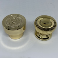 Personnalisable en gros luxe zamac bouchon pour parfum parfum bouchon de bouteille or métal alliage de zinc bouchon de parfum