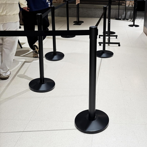 उच्च गुणवत्ता वाले स्टेनलेस स्टील बोलार्ड भीड़ नियंत्रण बैरियर रिट्रेटेबल रिट्रेटेबल आसानी से इकट्ठे कतार ध्रुवों - Product Image 6