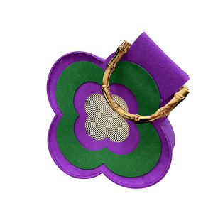 Flower Felt Bag 30x30x10cm Wooden Handle Eco-Friendly Gift Bag - Product Image 4