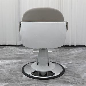 Sillón de Barbería Moderno Tapizado en Negro, Giratorio y Reclinable, para Corte y Estilismo de Cabello, Mueble Resistente para Salón de Belleza - Product Image 3