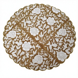 Juego de Servilletas de Algodón con Hojas Florales Modernas Marrones, Bordado a Mano, Borde Festoneado, Suaves y Ecológicas para el Hogar y Banquetes - Product Image 1