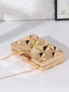 Sac <span class=keywords><strong>de</strong></span> soirée tendance 2026 en <span class=keywords><strong>or</strong></span> chaud, pochette géométrique en acrylique, sacs dorés métalliques pour femmes, sacs <span class=keywords><strong>de</strong></span> fête à chaîne pour soirées formelles - Product Image 2