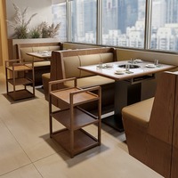 Ensemble de mobilier de restaurant sur mesure en bois massif de style nordique : banquette, table et chaises pour restaurants de fondue, restaurants occidentaux et salons de thé