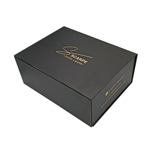 Caja de Regalo Plegable de Cartón Negro Reciclable Personalizada con Cierre Magnético para Zapatos, Ropa, Calcetines, Diseño con Relieve de Piel - Product Image 1