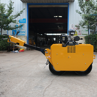 Compacteur vibrant à double tambour portatif de 550 kg FYL-S700 avec moteur et pompe SAUER à vendre