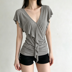 เสื้อยืดแขนสั้นคอวีสีพื้นแบบมินิมอล ระบายอากาศได้ดี เป็นมิตรกับสิ่งแวดล้อม สำหรับผู้หญิงใส่ลำลองในฤดูร้อน - Product Image 1