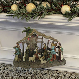 Cuna de Navidad elegante de 15 pulgadas, luz LED, decoraciones para el hogar, artesanías de resina, cuna de Navidad para interiores de poliresina, hermosa cuna de Navidad - Product Image 2