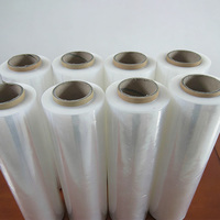 Film étirable souple LLDPE 300m Haute résistance à la traction Adhésion unilatérale Emballage de palettes Utilisation industrielle durable