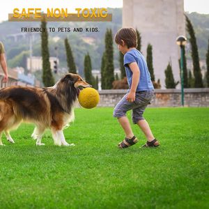 Tapis de pelouse <span class=keywords><strong>synthétique</strong></span> bon marché de <span class=keywords><strong>gazon</strong></span> artificiel de loisirs durables et réalistes pour le jardin et le football faits d'herbe en plastique de PP et de PE - Product Image 4