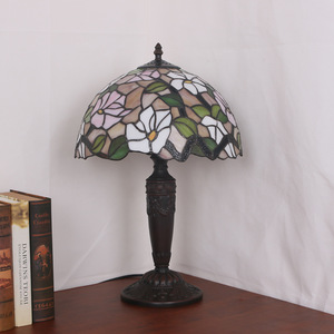 Lámparas de Mesa de Estilo Retro Europeo para Dormitorio, Suministro Directo de Fábrica, Diseño Creativo de Loto para Sala de Estar, Estudio, Barra de Bar - Product Image 1