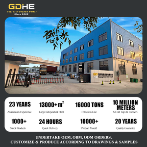 Rail de rideau en métal de haute qualité, rail de rideau mural/plafond, rail simple, rail de rideau blanc avec <span class=keywords><strong>barre</strong></span> en <span class=keywords><strong>PVC</strong></span> intégrée - Product Image 6