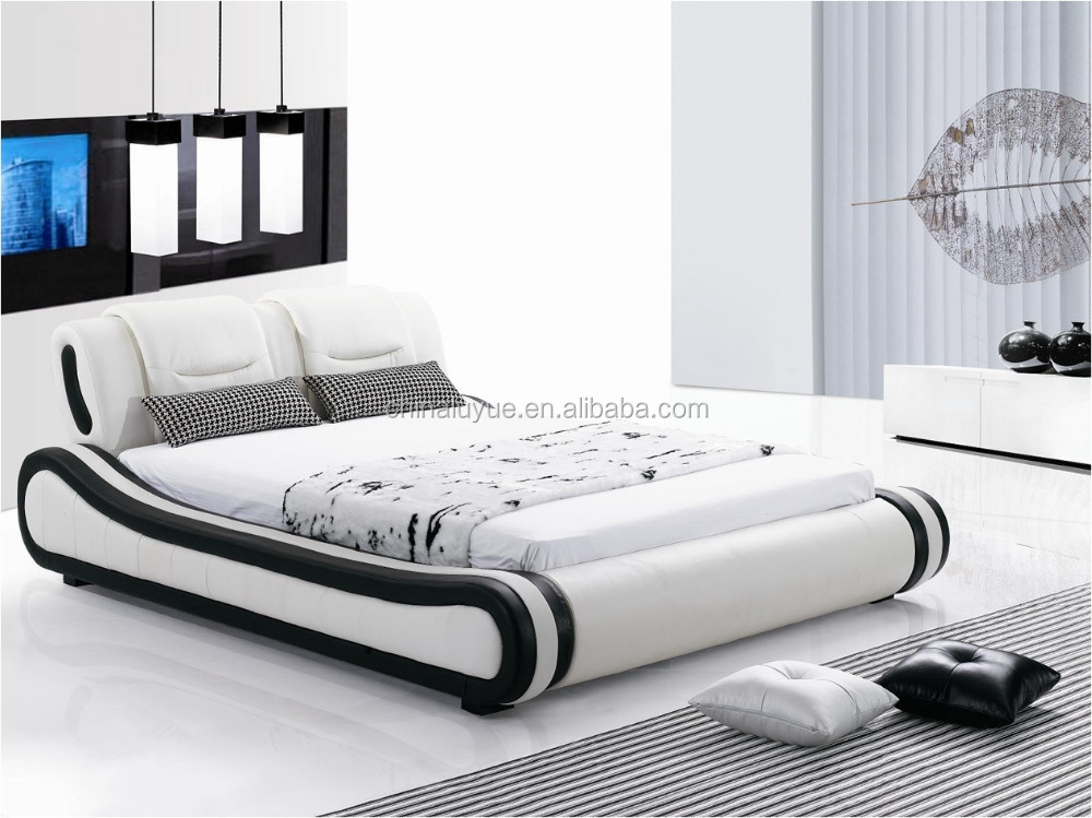 Mobilier de chambre haut de gamme de style européen lit king size moderne en cuir souple avec table d'appoint