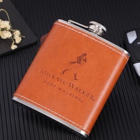 Flasque à whisky réutilisable de 7 oz en acier inoxydable thermique mini avec entonnoir en cuir PU, couleur et logo personnalisables pour les voyages