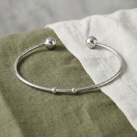 Nouveau bracelet jonc ouvert réglable en acier inoxydable électroplaqué, style coréen minimaliste, avec perles et chaîne délicate