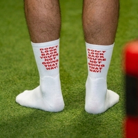 Chaussettes de sport de haute qualité à faible MOQ, logo personnalisé, chaussettes de cyclisme performantes, rembourrage amortissant, chaussettes de sport de grande marque pour joueurs