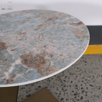 Table basse d'appoint ronde moderne en métal doré avec base incurvée pour canapé, idéale pour hôtels et appartements - Vente en gros