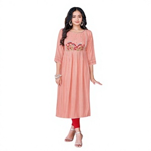 Nuevo Vestido Kurti de Mujer en Satén de Viscosa Pesada con Bordado Tejido y Trabajo Manual de Secado Rápido para Todas las Estaciones al por Mayor - Product Image 1