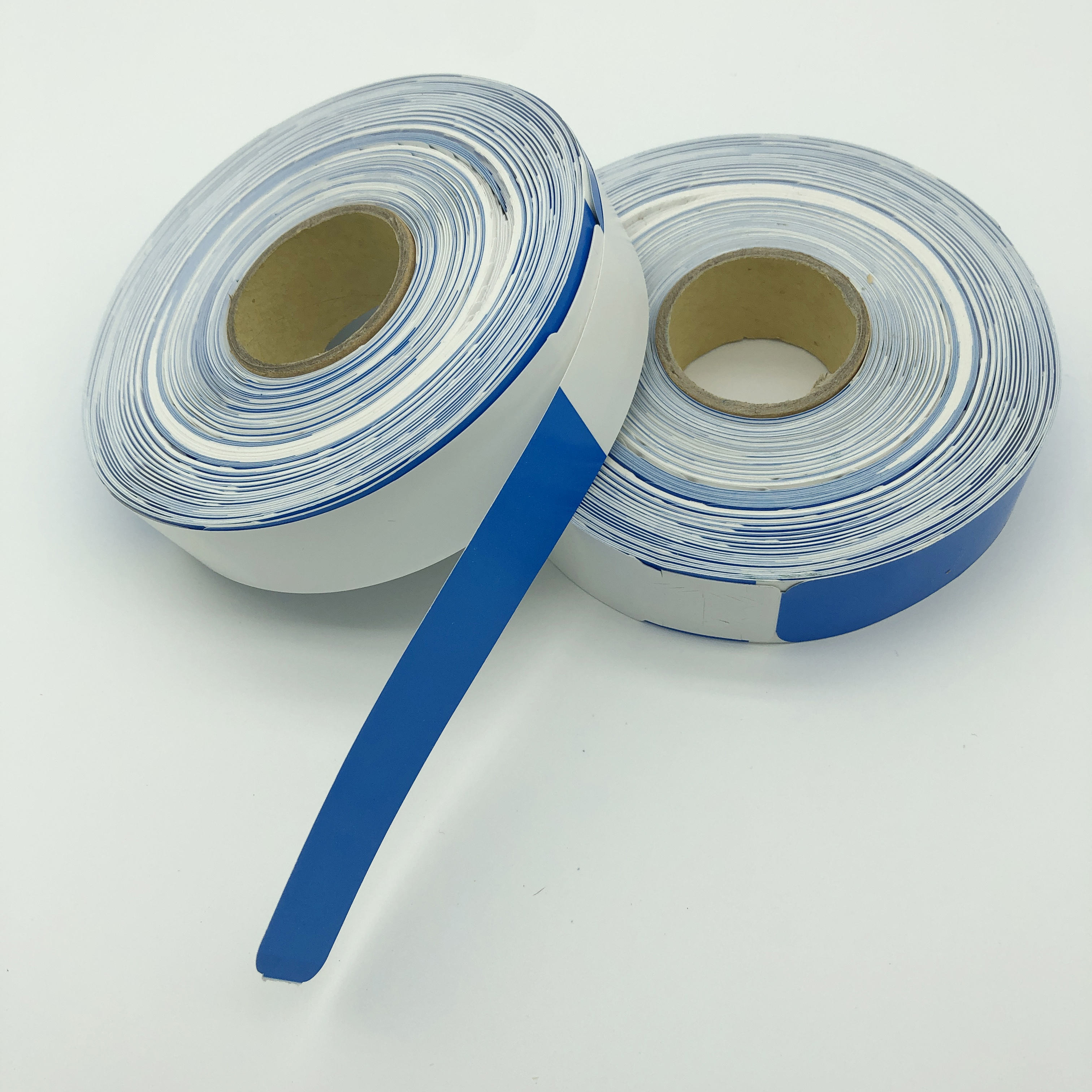 สีน้ำเงิน