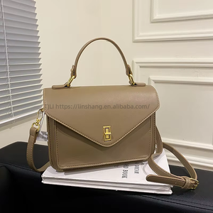 Hot Selling High Quality Classic Women's Handbag Buckle Versatile Single Shoulder Mailman Bag Factory Direct Sales - Product Image 4