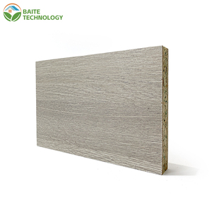 Tablero de Partículas de Madera de Álamo Sólido de Primera Clase con Certificación E0 de 18 mm, Contrachapado Moderno con Bajo Contenido de Formaldehído E0 para Gabinetes de Cocina y Sala de Estar - Product Image 5