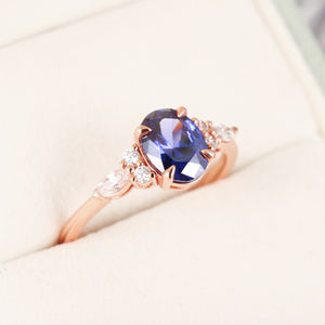 Bagues de fiançailles personnalisées en <span class=keywords><strong>tanzanite</strong></span> ovale de luxe en argent pur plaqué or <span class=keywords><strong>rose</strong></span> 925 pour femmes - Product Image 3