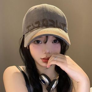 Casquette de baseball rétro américaine pour femme, style vieilli avec lettres, petite visière large et dessus souple - Product Image 3