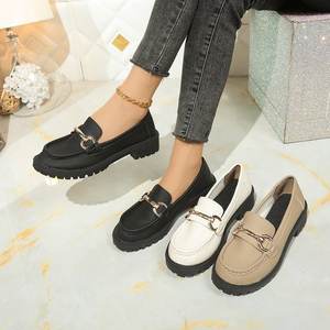 Zapatos andorranos de invierno Mary Jane Peep Toe con suela de PVC y parte superior de cuero sintético - Product Image 3