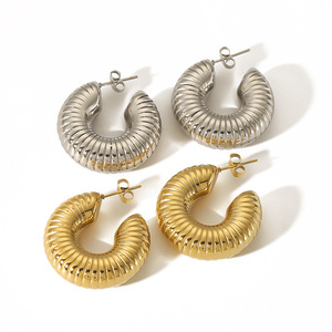 Boucles d'oreilles en spirale dorées en forme de U, goutte d'eau, pour femmes, à porter au quotidien - Product Image 4