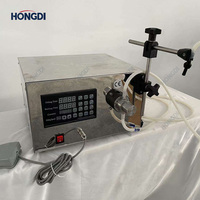 Machine de remplissage automatique de liquides à haute efficacité pour l'emballage de boissons en plastique avec contrôle PLC et haute précision pour les jus