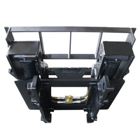 Attache hydraulique à déplacement latéral pour transport efficace sans palette de ciment en vrac et de sacs d'aliments