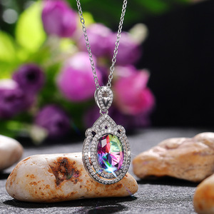 Collana con ciondolo ovale in pietra colorata per donna, elegante catena a clavicola, gioiello alla moda, idea regalo - Product Image 1