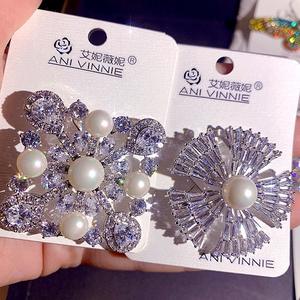 高級スーパースパークリングミックスフルジルコンブライダルクリスタルバタフライパールブローチ女性用パーティーウェディングジュエリー卸売 - Product Image 4