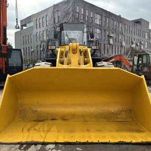 Komatsu WA500 en excellent état, faible nombre d'heures de fonctionnement, peinture d'origine, entièrement révisé, puissance élevée, haute efficacité, prêt à l'emploi immédiat - Product Image 3