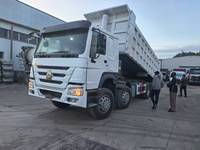 Camion benne d'occasion Sinotruk HOWO 371 8X4 6X4 robuste, idéal pour la construction, l'exploitation minière et le transport longue distance