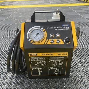AUTOOL AST612 Ein-Personen-Bedienung Ein-Tasten-Ölwechsel Universeller Automatischer Pulsierender Bremsflüssigkeitsentlüfter für Autos - Product Image 2