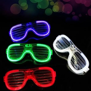 Gafas de Sol con Luces LED para Niños y Adultos, Accesorios Brillantes de Moda para Halloween, Navidad, Fiestas de Cumpleaños, Hechas de Plástico - Product Image 2
