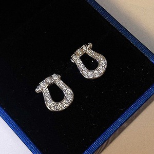 Orecchini a perno con zirconi a ferro di cavallo da donna, stile coreano, minimal chic, gioielli metallici per uso quotidiano - Product Image 4