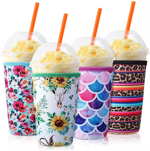 Capa de Copo de Café Moderna Reutilizável em Neoprene Isolante Personalizada com Logo Impressa para Bebidas Quentes/Frias - Product Image 2