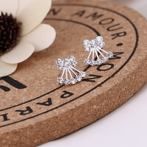 Vendita calda di tendenza stile coreano Punk ragazze orecchini pendenti di cristallo elegante fiocco conchiglia argento Design all'ingrosso - Product Image 1