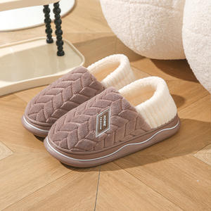 Pantuflas de casa de alta calidad y cómodas, estilo otoño-invierno, con suela gruesa antideslizante, aptas para hombres y mujeres. - Product Image 3