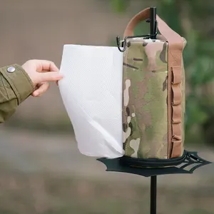 Equipo al aire libre cocina camuflaje caja de pañuelos Camping portátil colgante papel rodante servilleta caso titular