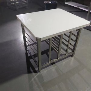 Mesa de trabajo de cocina comercial con soporte para horno combinado de acero inoxidable para bandeja de sartén 1/1 GN y uso en Hotel incluye plato de frotamiento - Product Image 1