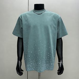 เสื้อยืดลำลองผู้ชายสไตล์สตรีทแฟชั่น พิมพ์ลายดิจิทัล แต่งคอประดับเพชรเทียม ทรงโอเวอร์ไซส์ ผ้าฝ้ายระบายอากาศ - Product Image 2