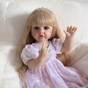 Yeezwood Muñecas Bebé Reborn <span class=keywords><strong>de</strong></span> <span class=keywords><strong>Silicona</strong></span> <span class=keywords><strong>de</strong></span> 55CM con Función Musical, Muñecas Realistas para Niños Pequeños, Lindos Juguetes y Regalos para Niños - Product Image 4