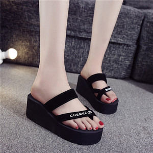 Nouvelle Arrivée – Tongs d'été à semelle épaisse pour femmes, sandales décontractées à talons hauts pour l'extérieur, couvrant les orteils, vente en gros - Product Image 1