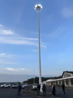 Tour d'éclairage à mât haut 25M 30M 35M avec système de levage pour poteaux d'aéroport et projets d'éclairage extérieur en acier