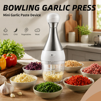 Bowling-stijl knoflookpers 304 roestvrij staal automatische rotatie handmatige crusher 360 veiligheidsvergrendeling 1-minuut snelle knoflookpasta